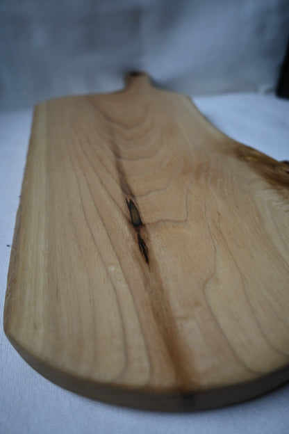 Platou / Tocător cu mâner | Nuc | Live Edge