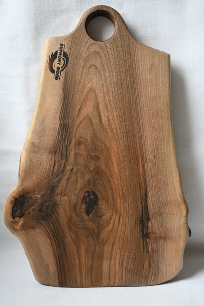 Platou / Tocător cu mâner | Nuc | Live Edge