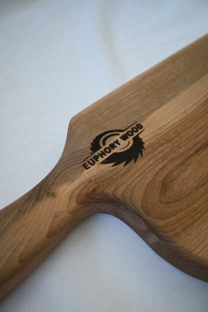 Platou / Tocător cu mâner | Nuc | Live Edge