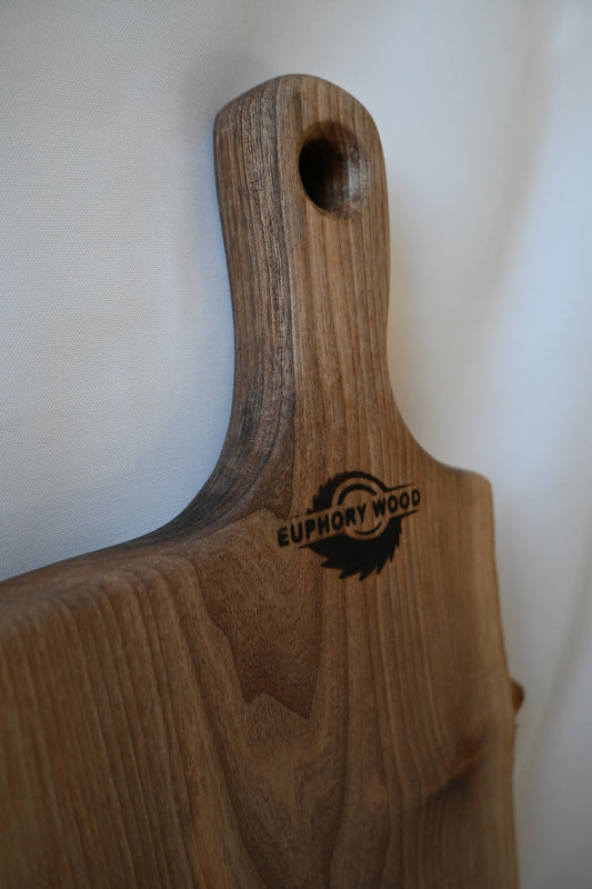 Platou / Tocător cu mâner | Nuc | Live Edge