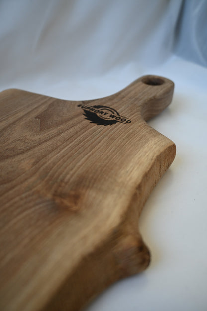 Platou / Tocător cu mâner | Nuc | Live Edge