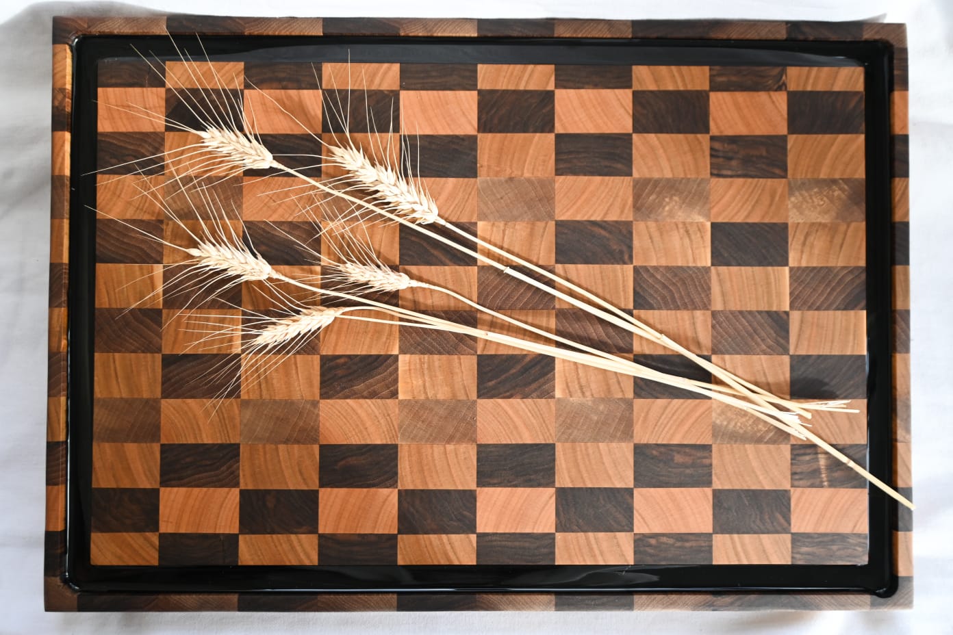 Tocător  End-Grain Premium cu șanț de scurgere |  Nuc & Cireș